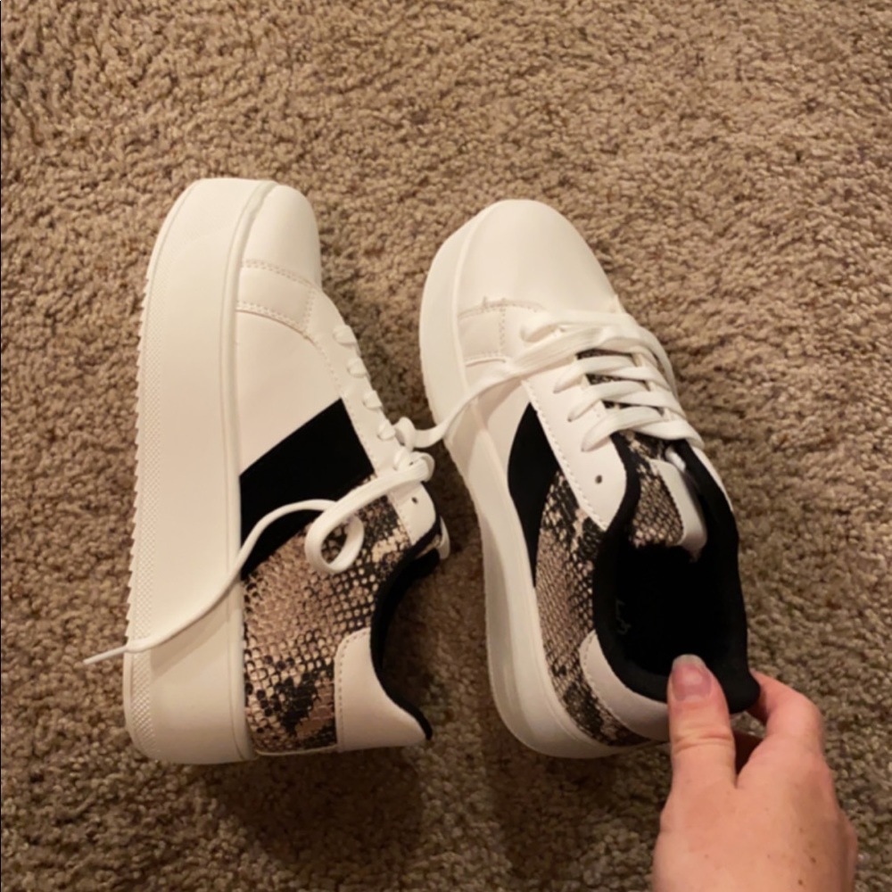 Platform sneakers
